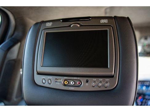 Used 2018 Cadillac Escalade Platinum image 18