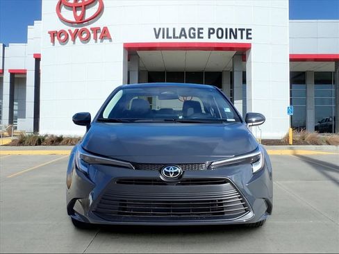 Certified 2026 Toyota Corolla LE image 9