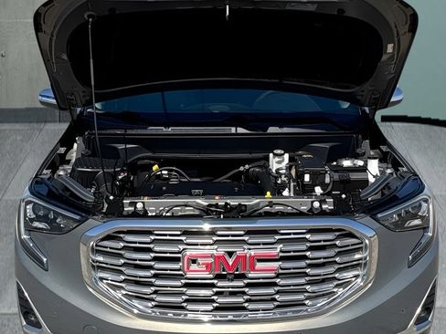 Used 2018 GMC Terrain Denali w/ Advanced Safety Package FWD image 10