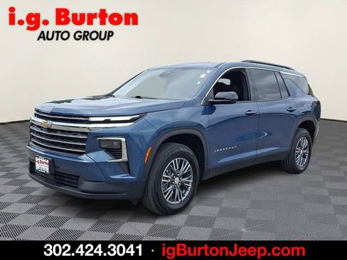 Used 2026 Chevrolet Traverse LT AWD/4WD image 3