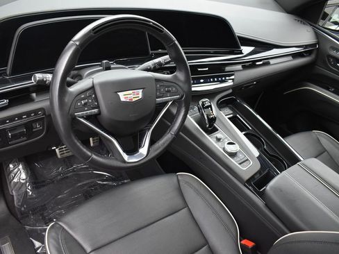 Used 2023 Cadillac Escalade ESV Sport w/ LPO, ONYX Package AWD/4WD image 12