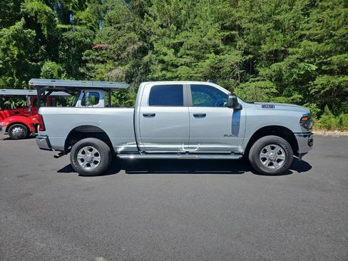 Used 2026 RAM 2500 Big Horn AWD/4WD image 4