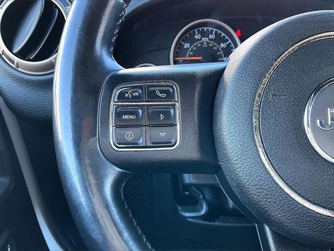 Used 2017 Jeep Wrangler Unlimited Sahara image 10