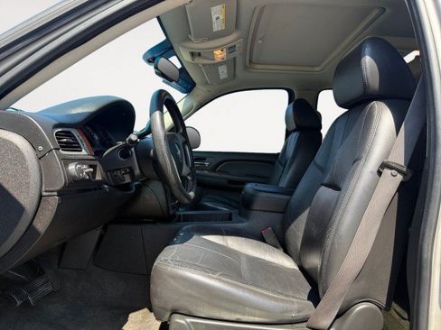 Used 2008 GMC Yukon SLT RWD image 2