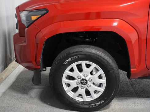 Certified 2025 Toyota Tacoma SR AWD/4WD image 5