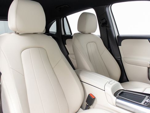 New 2025 Mercedes-Benz GLA 250 4MATIC image 26