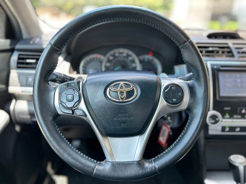 Used 2012 Toyota Camry SE FWD image 8