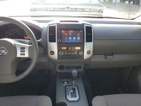 Used 2021 Nissan Frontier SV w/ Midnight Edition Floor Mats image 14