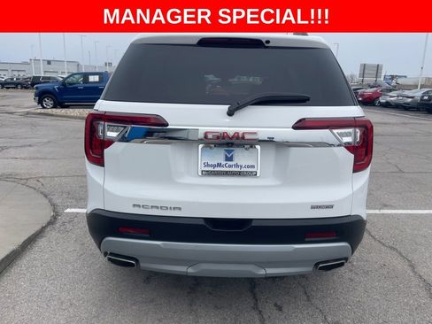 Used 2023 GMC Acadia SLE w/ Driver Convenience Package FWD image 4