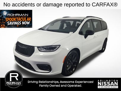 Used 2025 Chrysler Pacifica Limited