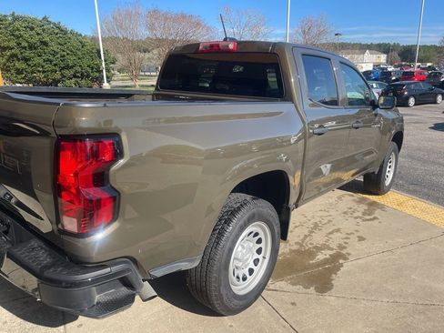 Used 2024 Chevrolet Colorado W/T image 4