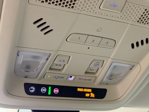 Used 2022 Cadillac XT6 Premium Luxury w/ Technology Package image 37