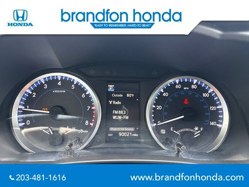 Used 2017 Toyota Highlander Plus AWD/4WD image 17