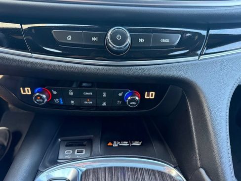 Used 2023 Buick Enclave Avenir FWD image 21