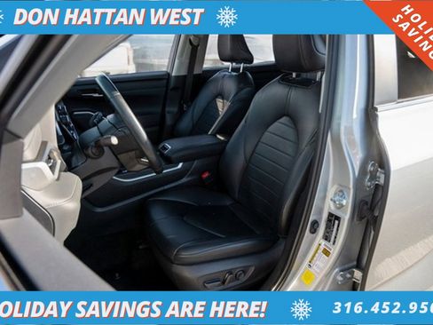 Used 2024 Toyota Highlander XLE image 4