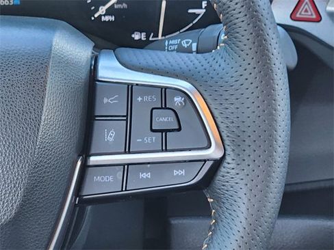 Used 2023 Toyota Sienna XLE Woodland Edition image 33