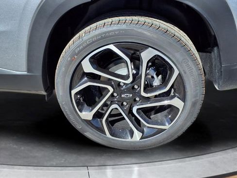 New 2026 Chevrolet Trax RS w/ Driver Confidence Package FWD image 15