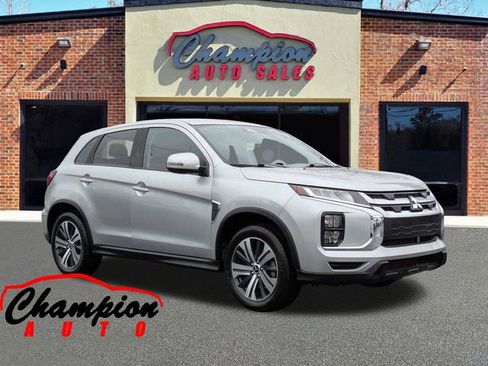 Used 2021 Mitsubishi Outlander Sport SE image 3