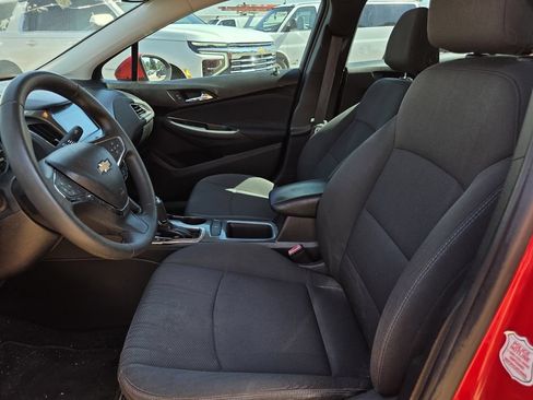 Used 2017 Chevrolet Cruze LT FWD image 16