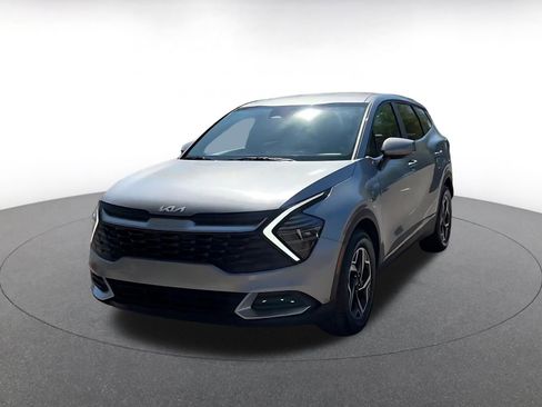 Used 2025 Kia Sportage LX image 7