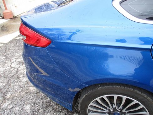 Used 2018 Ford Fusion SE w/ Fusion SE Technology Package image 19