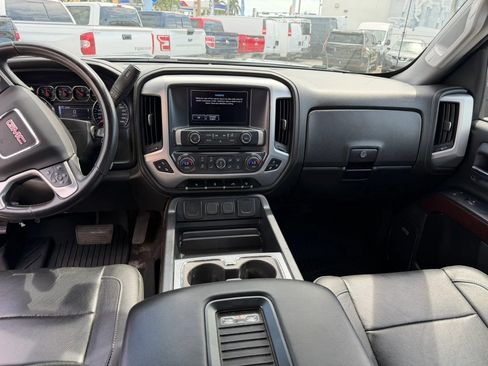 Used 2017 GMC Sierra 1500 SLT w/ SLT Premium Package AWD/4WD image 11