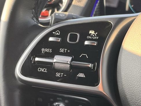 Used 2022 Mercedes-Benz EQB 350 4MATIC image 13