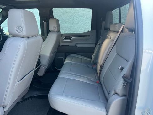 Used 2023 GMC Sierra 1500 SLT w/ SLT Premium Plus Package image 5
