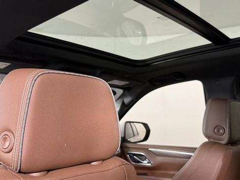 Used 2023 Chevrolet Suburban High Country w/ Premium Package 2 RWD image 25