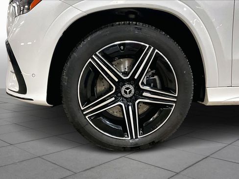 Used 2024 Mercedes-Benz GLE 450 4MATIC image 11