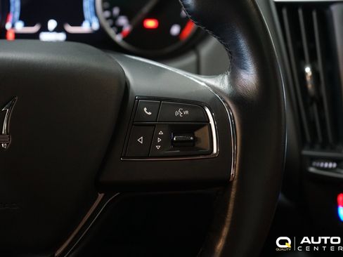 Used 2021 Maserati Levante GranLusso AWD/4WD image 18