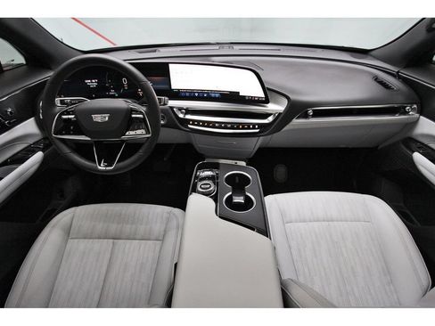 Used 2024 Cadillac Lyriq Sport RWD image 7