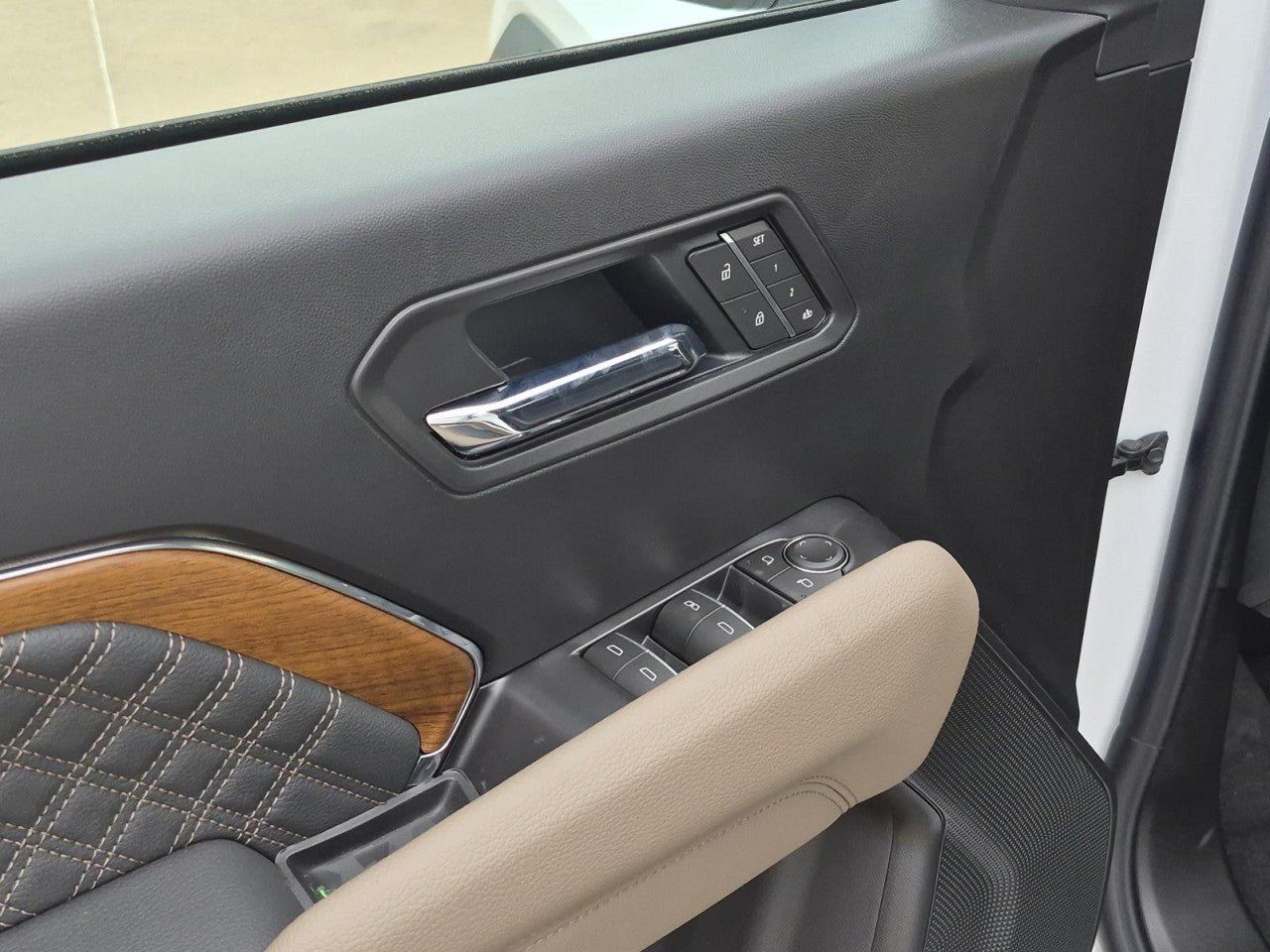 New 2026 GMC Canyon Denali AWD/4WD image 9