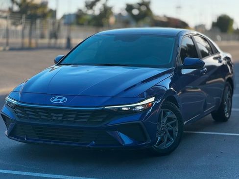Used 2024 Hyundai Elantra SEL FWD image 6