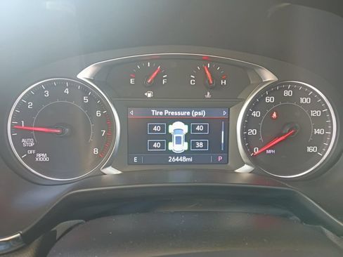 Used 2025 Chevrolet Blazer LT FWD image 2