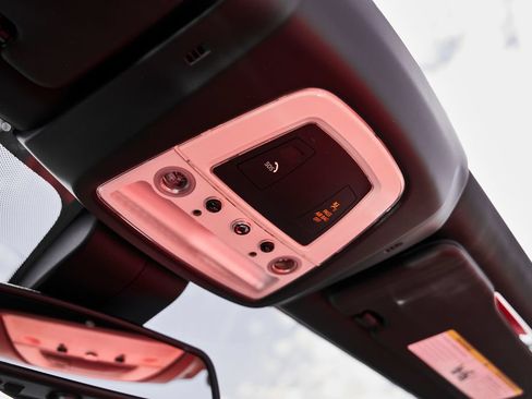 Used 2018 Rolls-Royce Dawn RWD image 74