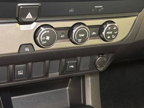 Used 2022 Toyota Tacoma SR image 24