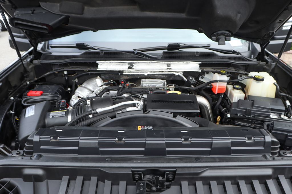 Used 2020 Chevrolet Silverado 2500 High Country w/ Technology Package AWD/4WD image 13