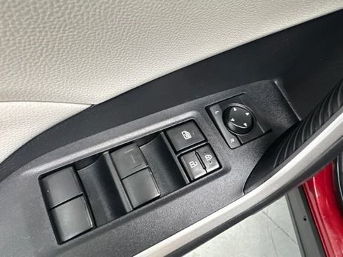 Used 2021 Toyota RAV4 XLE w/ XLE Grade Weather Package AWD/4WD image 20