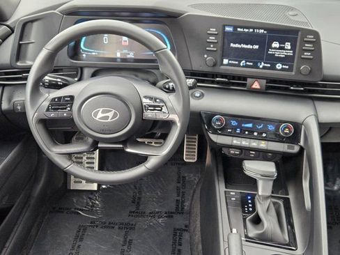 Certified 2025 Hyundai Elantra Sport FWD image 27