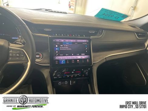 Used 2024 Jeep Grand Cherokee Limited 4xe AWD/4WD image 13