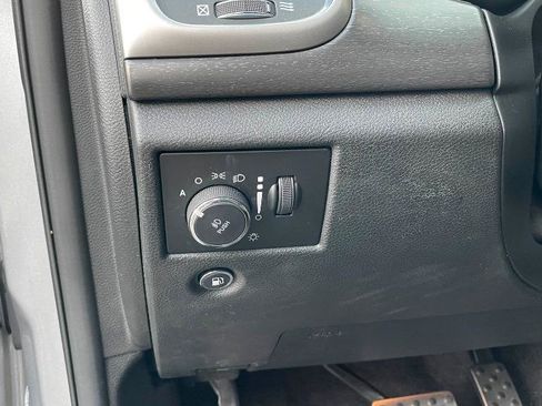 Used 2017 Jeep Grand Cherokee Altitude RWD image 17