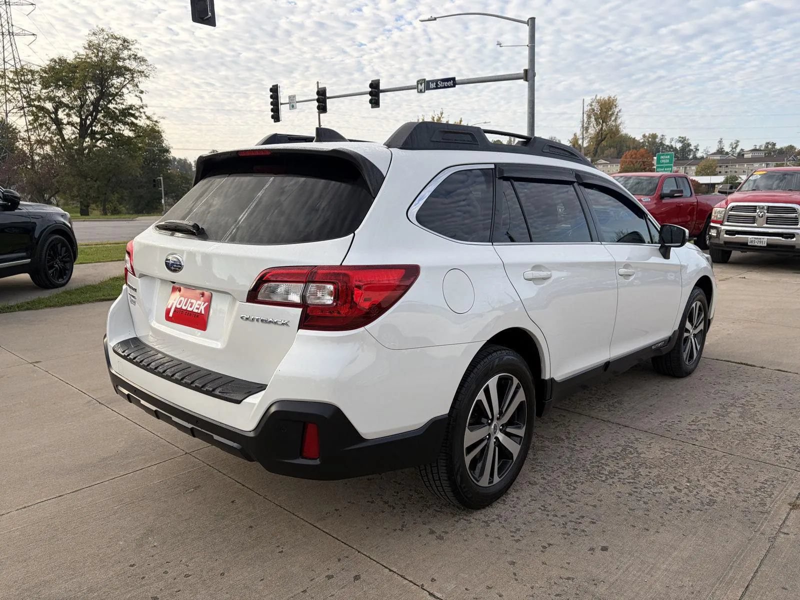Used 2019 Subaru Outback 2.5i Limited AWD/4WD image 8