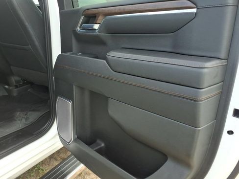 Used 2023 Chevrolet Silverado 1500 High Country w/ High Country Premium Package AWD/4WD image 14