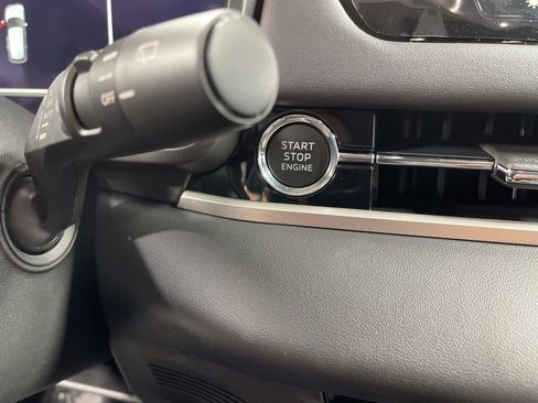 New 2025 Mitsubishi Outlander SE image 15