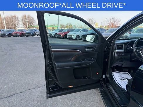 Used 2015 Toyota Highlander Limited Platinum image 24