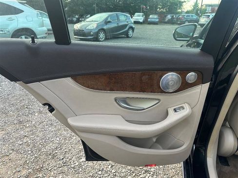 Used 2015 Mercedes-Benz C 300 4MATIC Sedan image 12