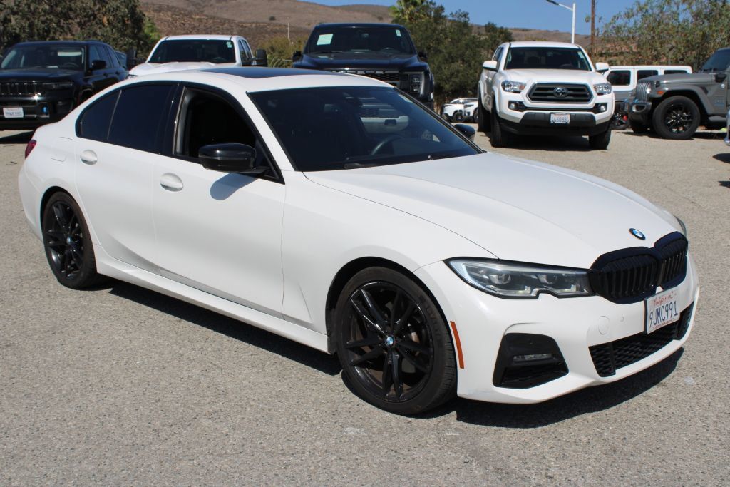 Used 2021 BMW 330i Sedan w/ M Sport Package RWD image 3