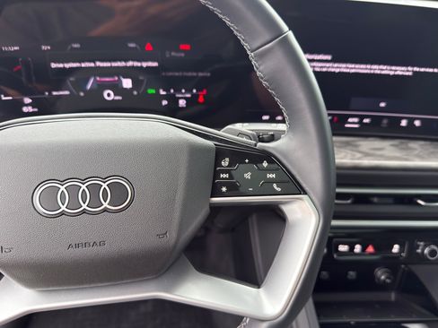 Certified 2025 Audi Q5 Premium w/ Convenience Package AWD/4WD image 17