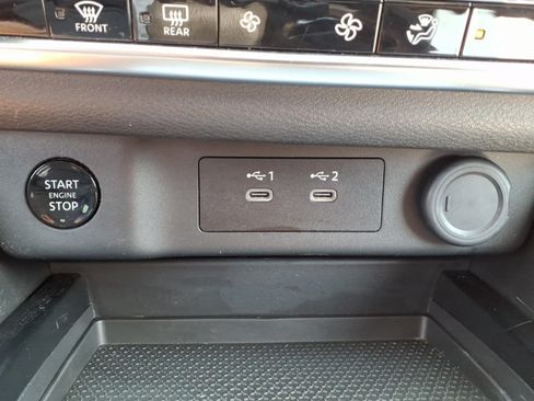 Used 2025 Nissan Rogue SV AWD/4WD image 18